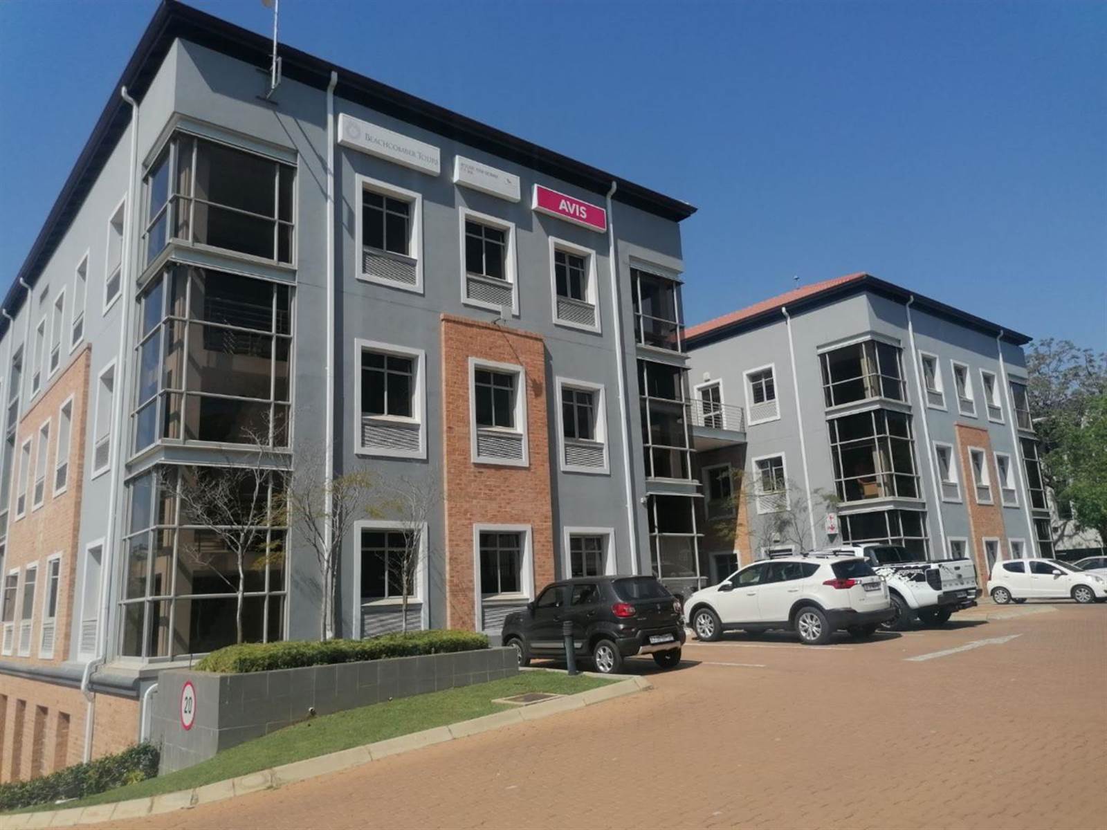 356.8  m² Commercial space in Bryanston photo number 1