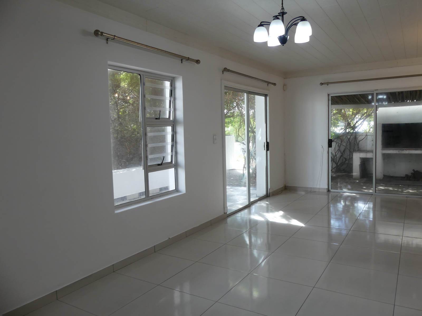 3 Bed House in Sunset Beach photo number 9