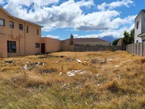 450 m² Land available in Southfork