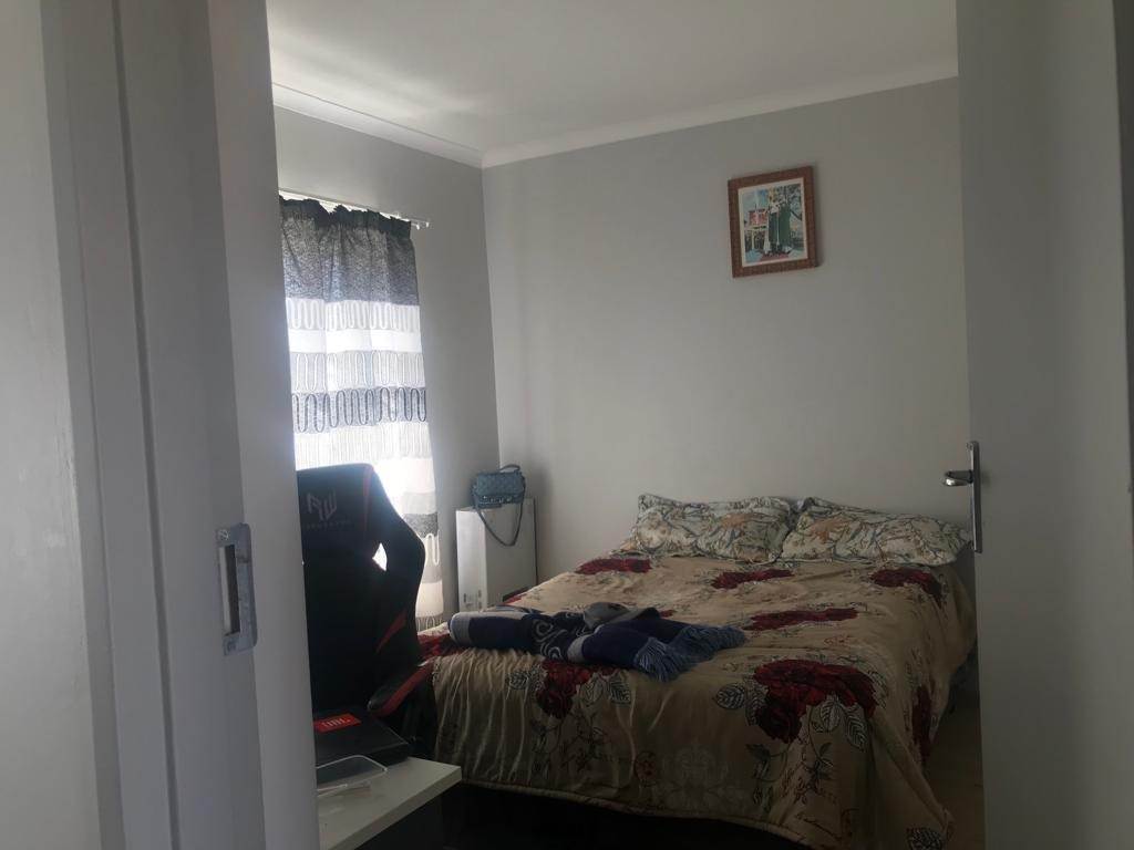 1 Bed Apartment in Wolmer photo number 8