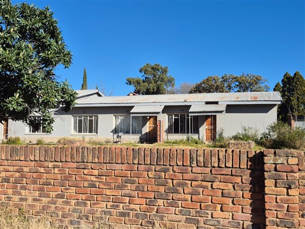 4 Bedroom House 4 Bedroom House