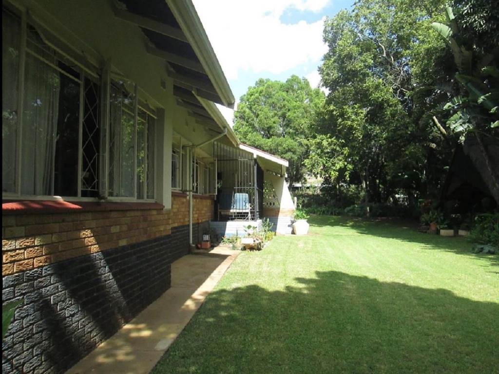 6 Bed House in Pretoria North photo number 6