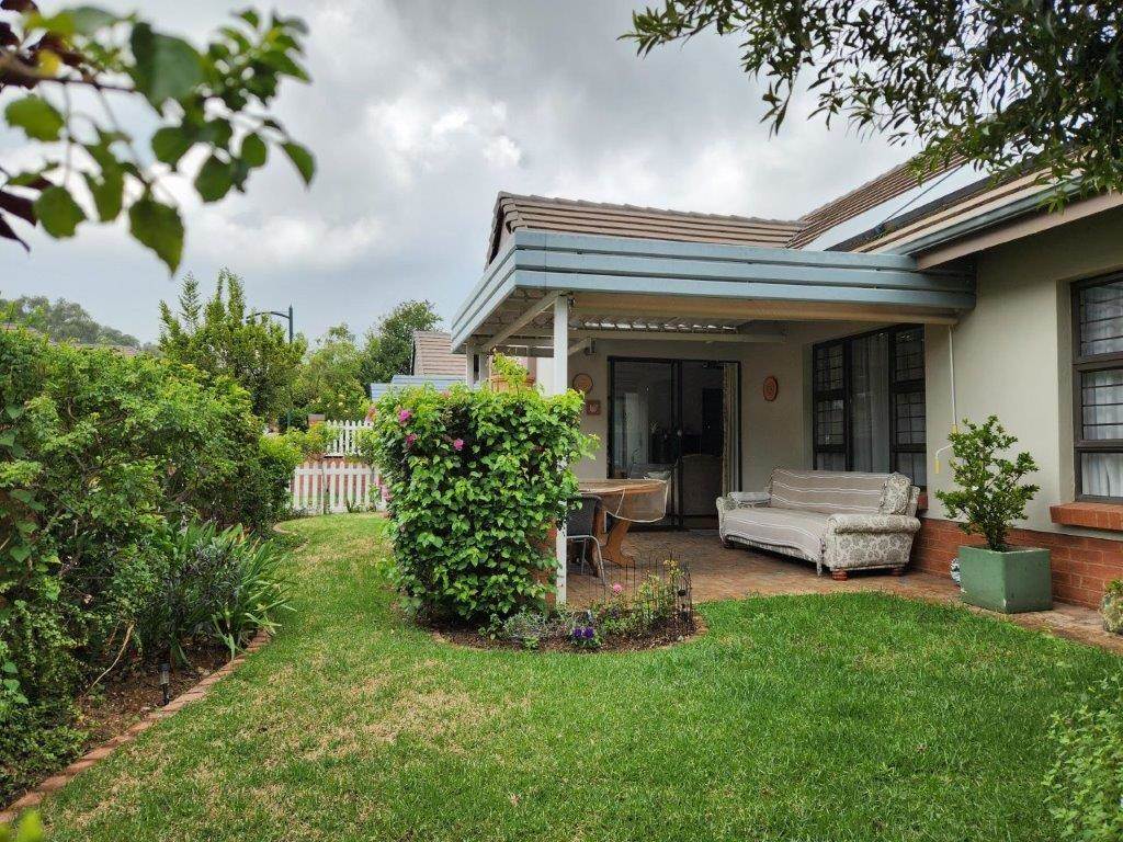 3 Bed Simplex in Douglasdale photo number 1