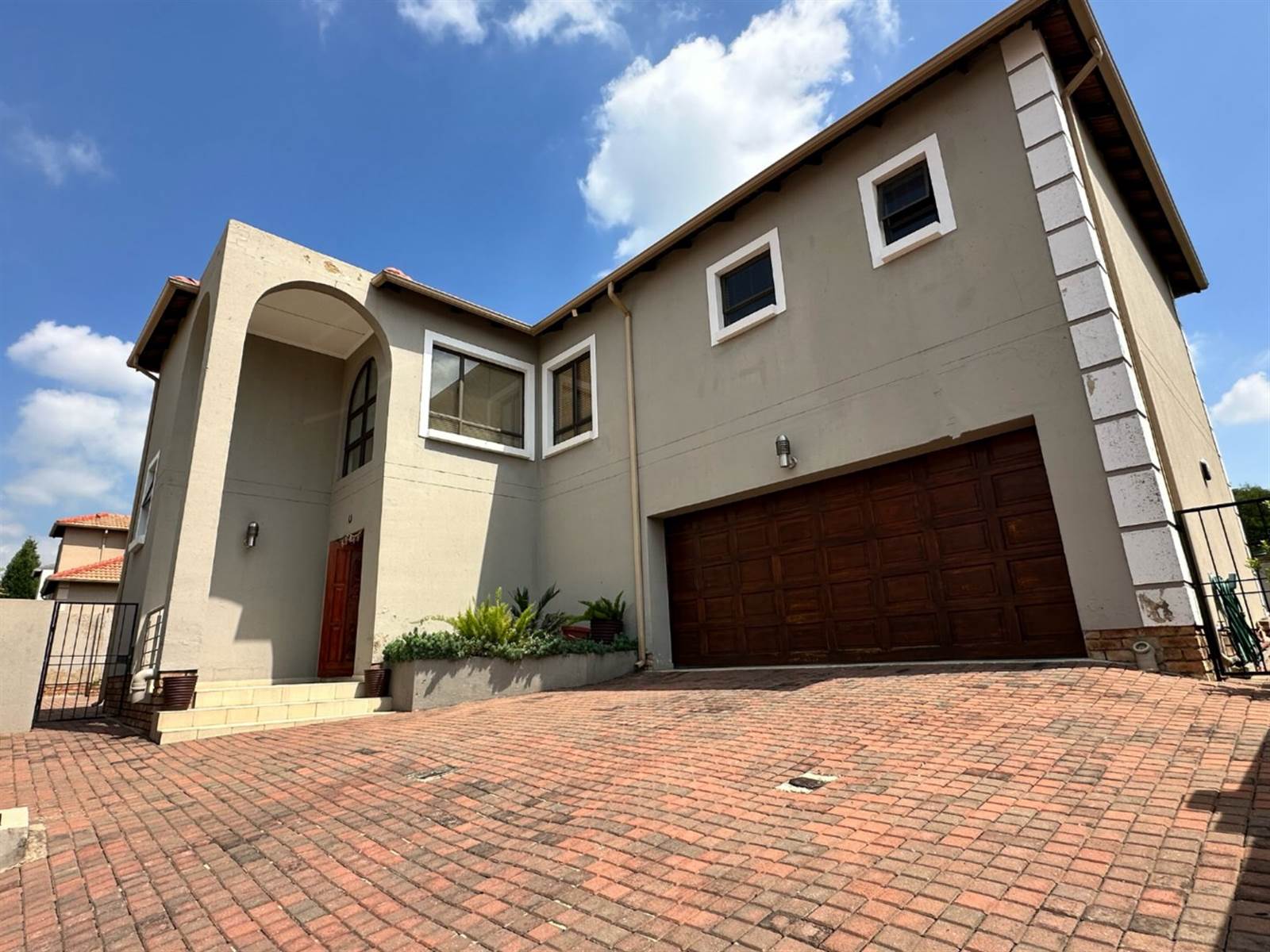4 Bed House in Kyalami photo number 1