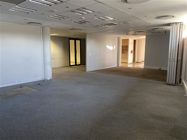 175  m² Commercial space