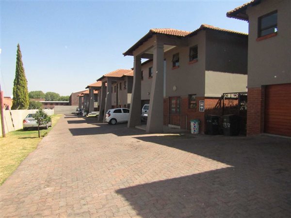 4 Bed Townhouse in Rouxville