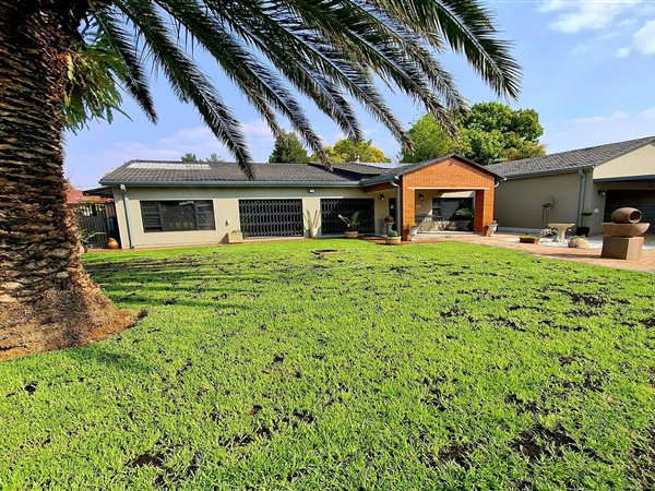 4 Bedroom House 4 Bedroom House