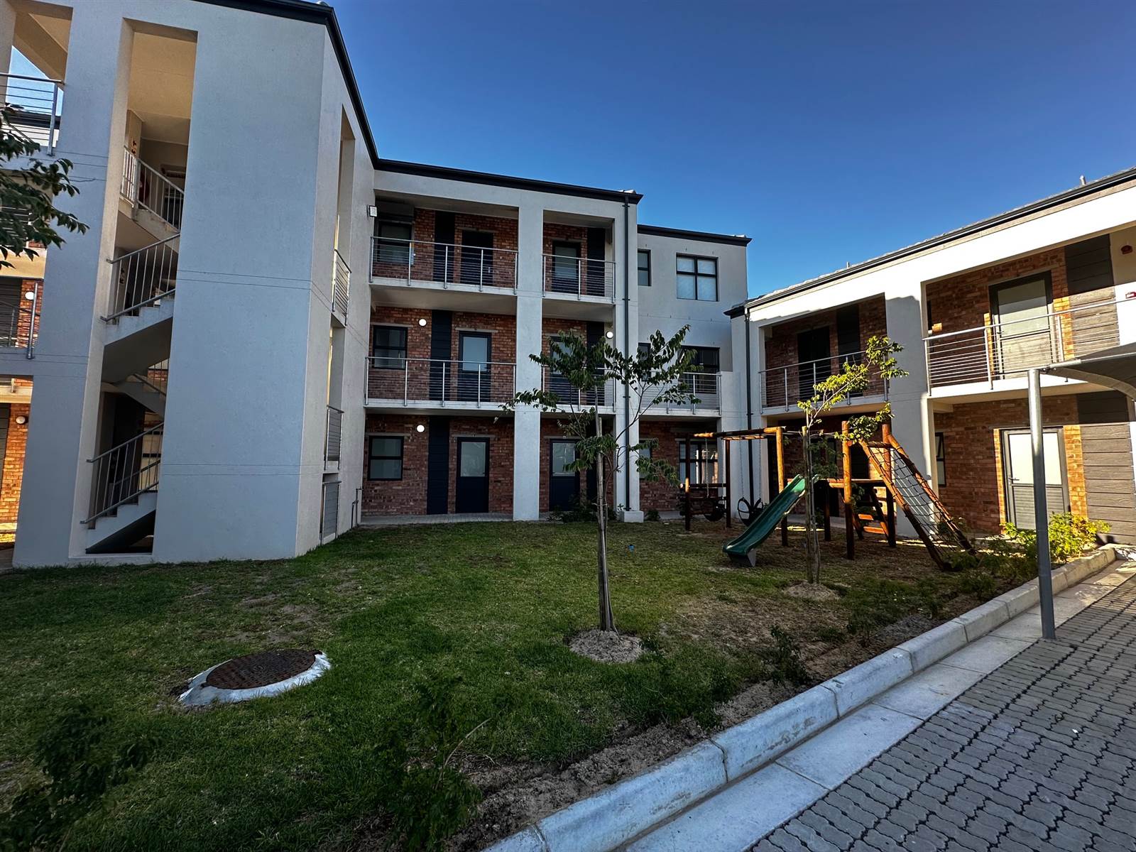 Studio Apartment in Protea Heights photo number 1