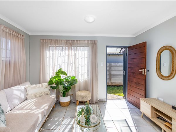 2 Bedroom House 2 Bedroom House