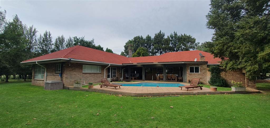8.6 ha Farm in Potchefstroom Central photo number 4