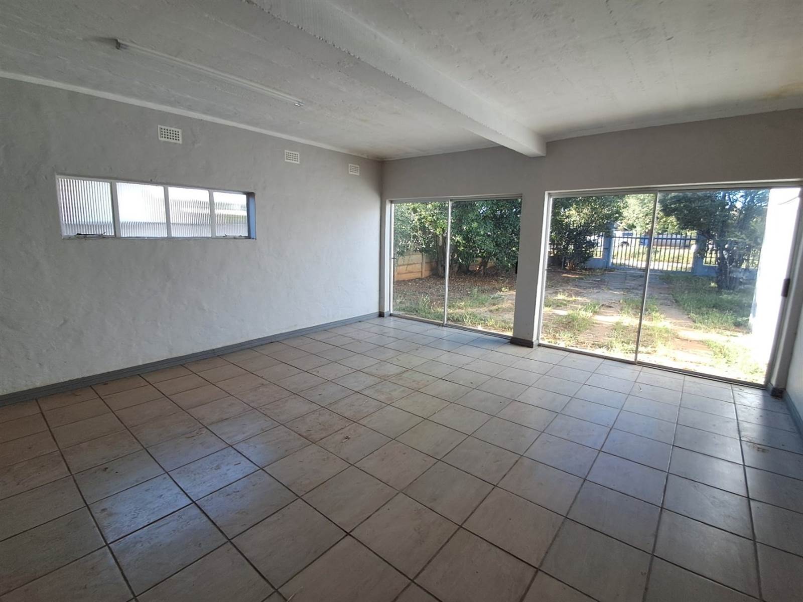 4 Bed House in Wilkoppies photo number 24