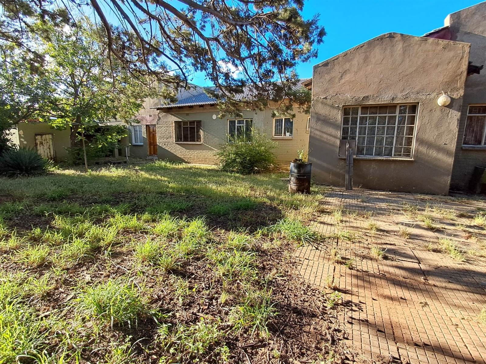4 Bed House in Wilkoppies photo number 11