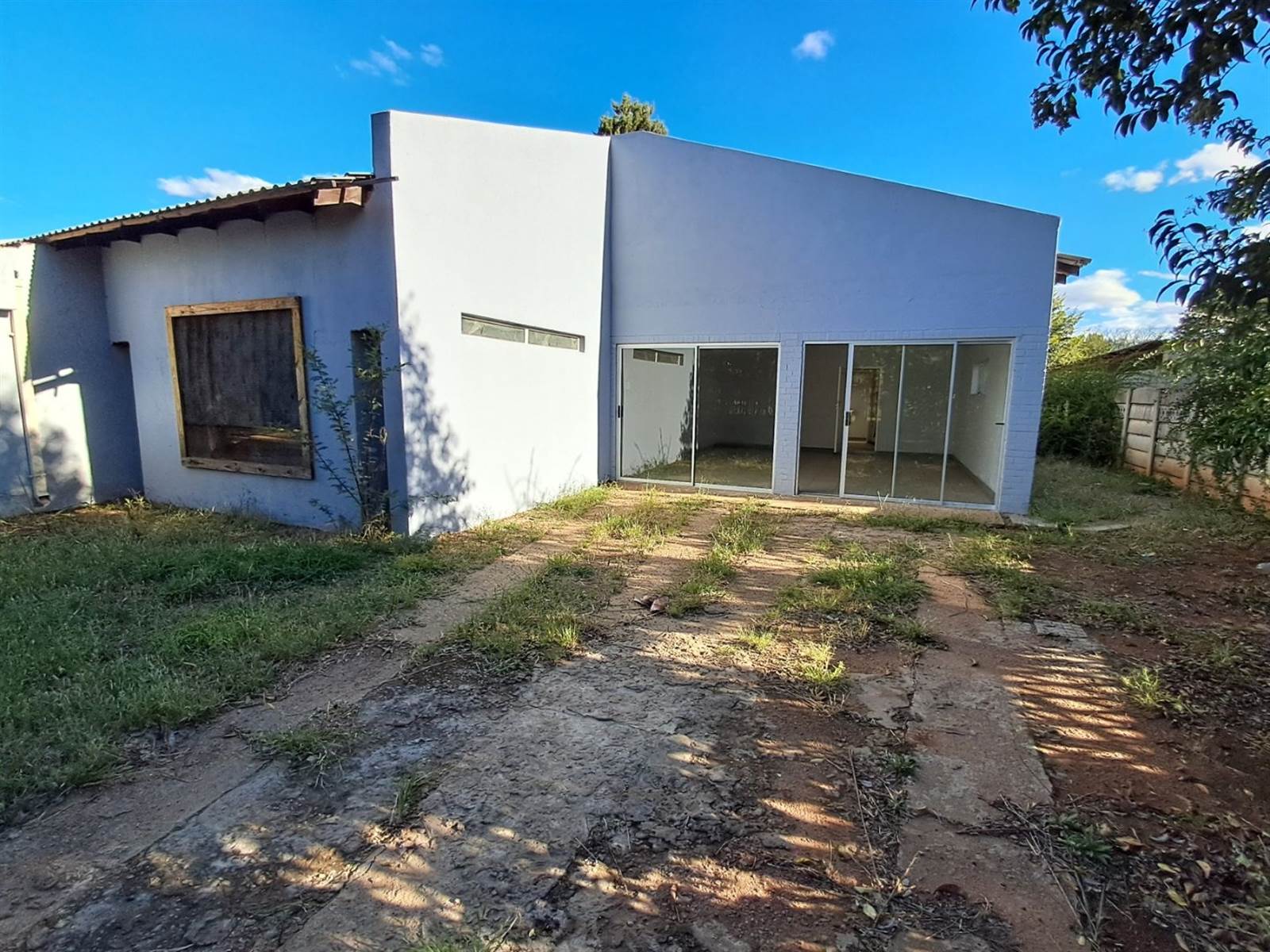 4 Bed House in Wilkoppies photo number 6