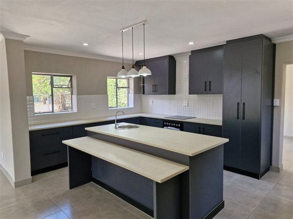 4 Bedroom House 4 Bedroom House