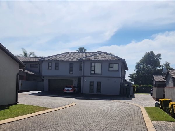 5 Bedroom House 5 Bedroom House
