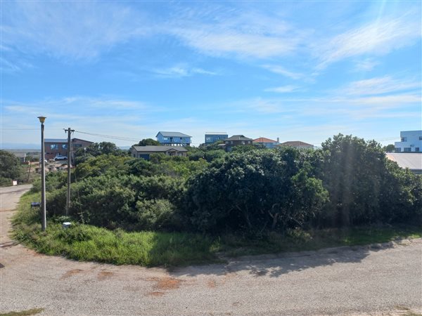 611 m² Land available in Paradise Beach