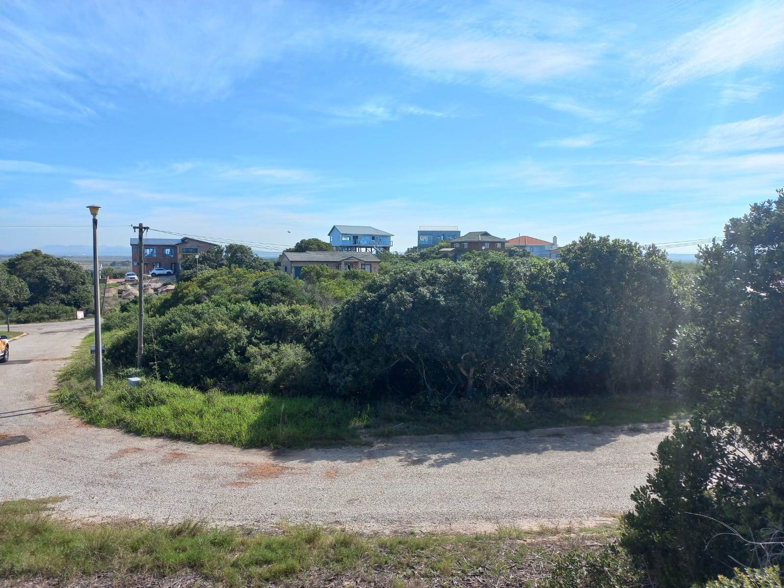 611 m² Land available in Paradise Beach photo number 2