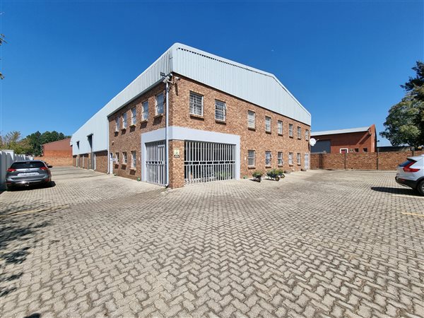 1356  m² Industrial space