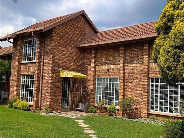 3 Bedroom Townhouse 3 Bedroom Townhouse