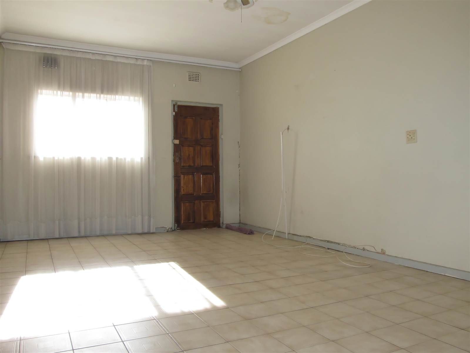 6 Bed House in Parow photo number 13