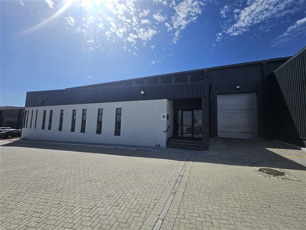 1 568  m² Industrial space