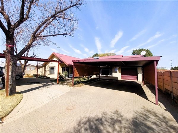3 Bedroom House 3 Bedroom House