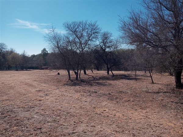 1028 m² Land available in Parys
