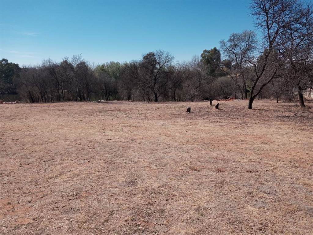 1028 m² Land available in Parys photo number 2