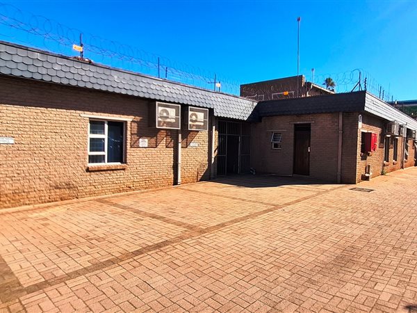 605 m² Commercial space 605 m² Commercial space