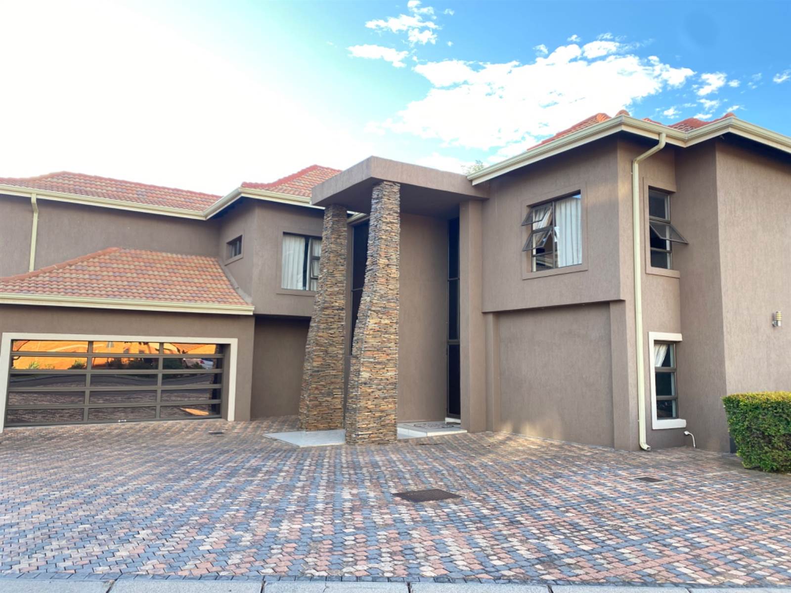5 Bed House in Eldo Meadows photo number 1