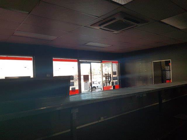 654  m² Commercial space in Bloemfontein photo number 2