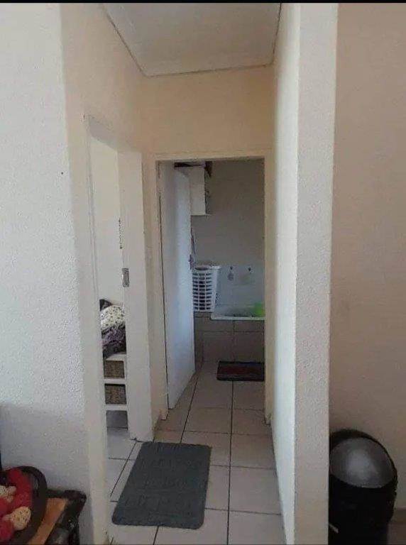 1 Bed Apartment in Brakpan Central photo number 7