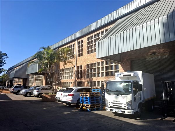 837  m² Industrial space