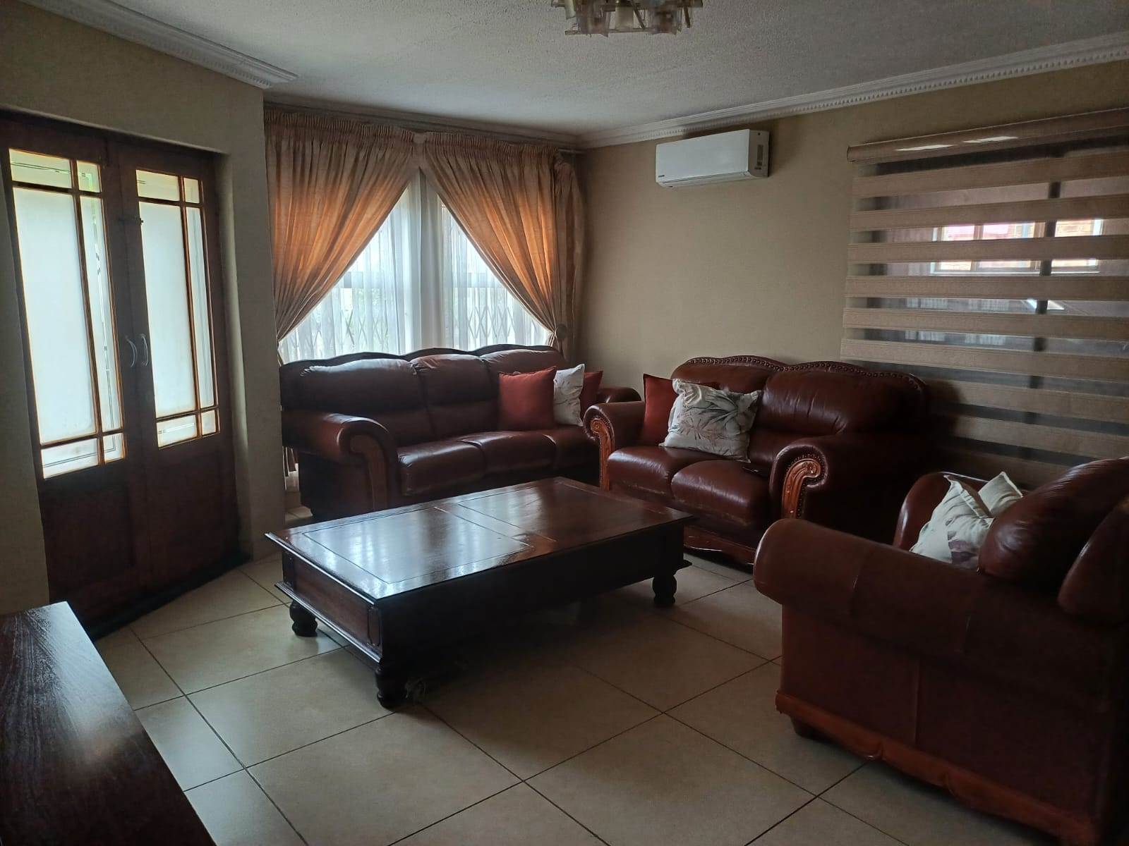 2 Bed House in Moretele View photo number 11