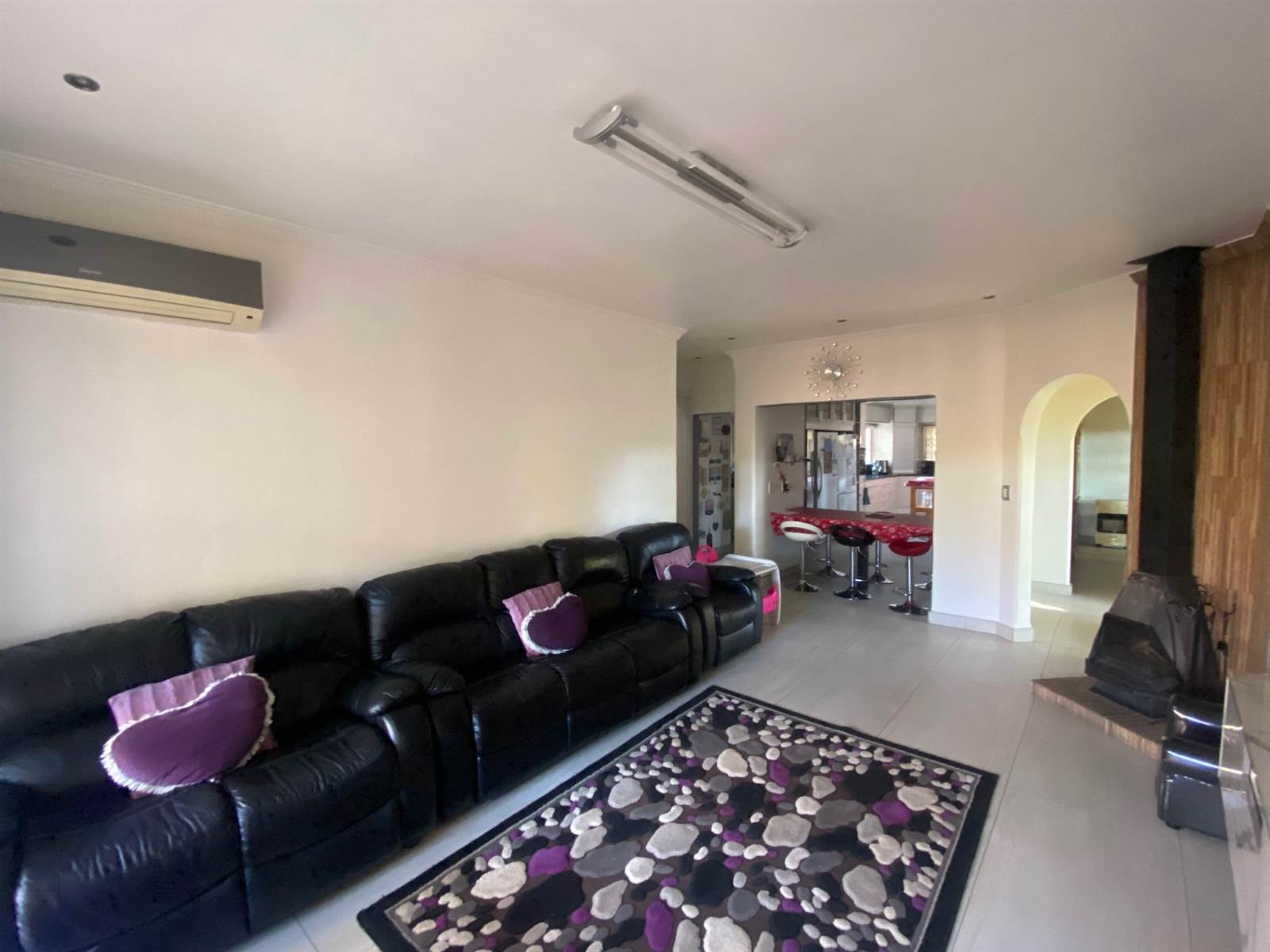 4 Bed House in Panorama photo number 3