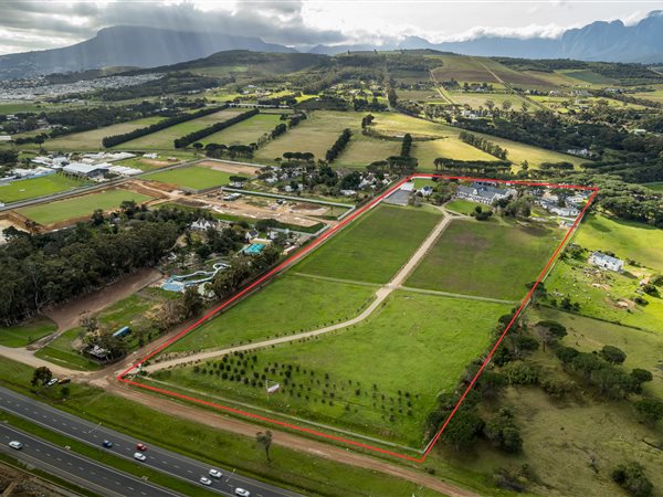 7.5 ha Smallholding 7.5 ha Smallholding