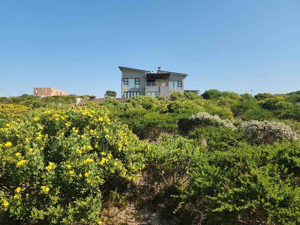 1214 m² Land available in Stilbaai photo number 2