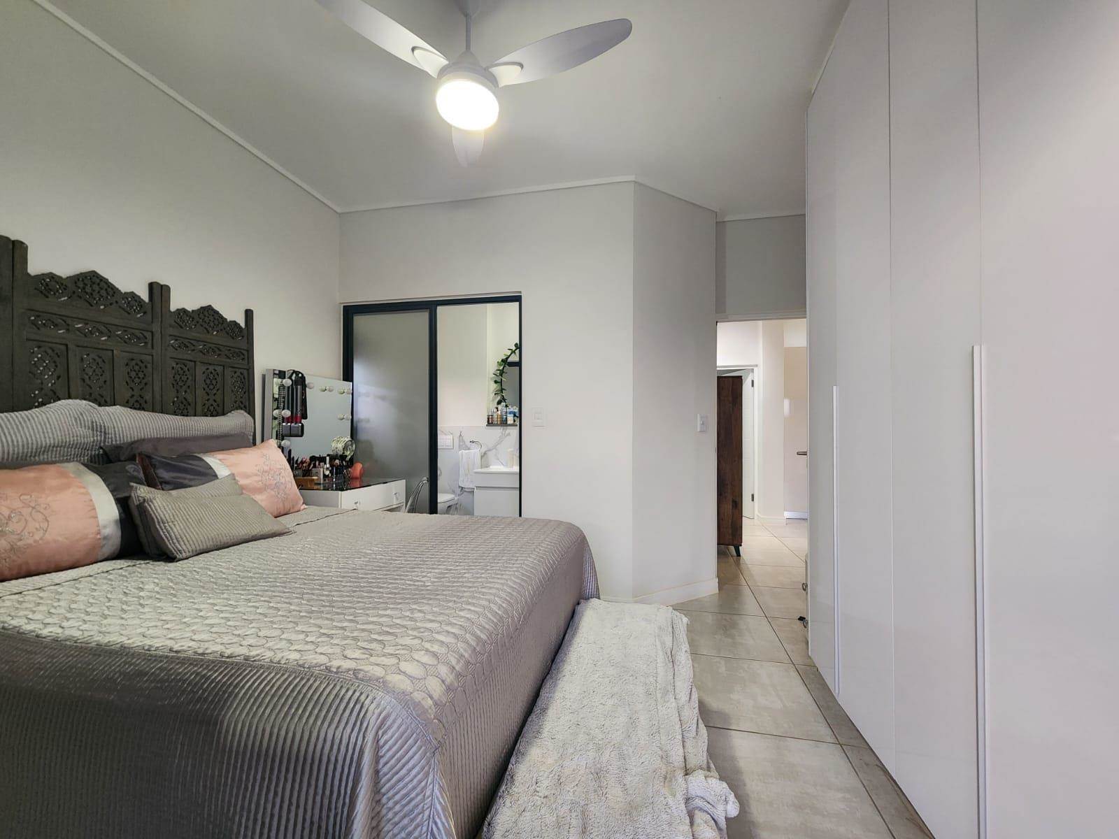 2 Bed Apartment in Umhlanga Ridge photo number 16