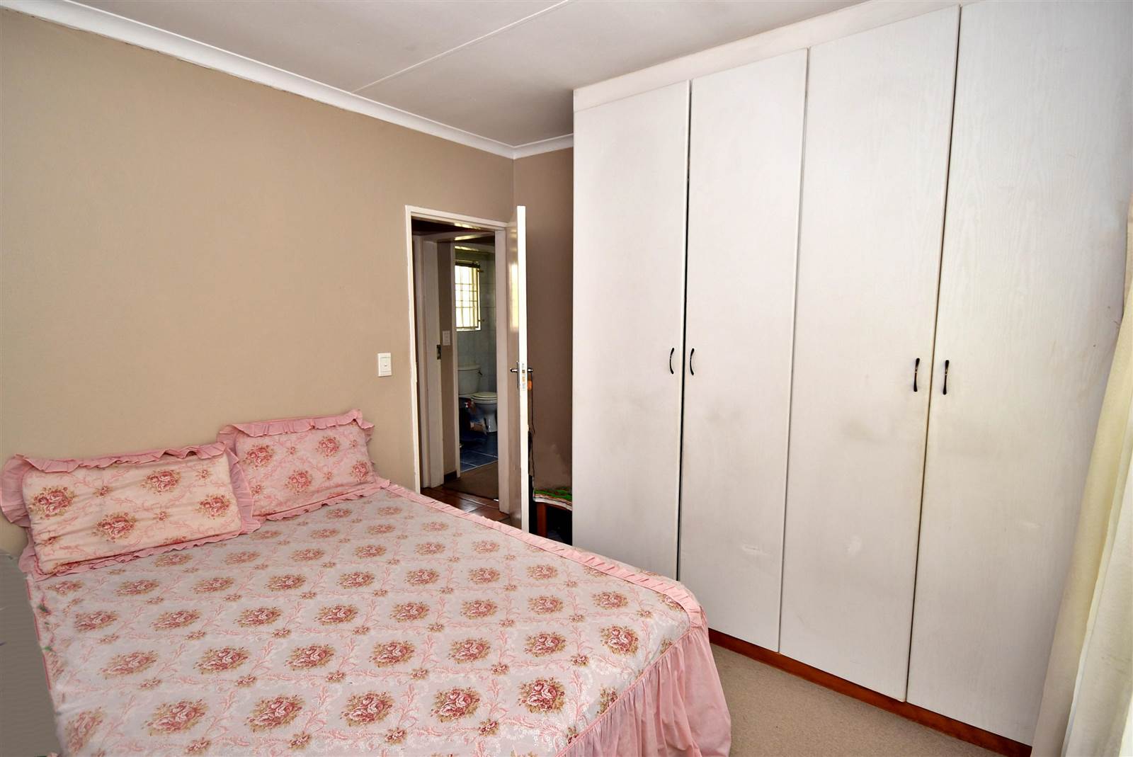 3 Bed Townhouse in Olivedale photo number 15