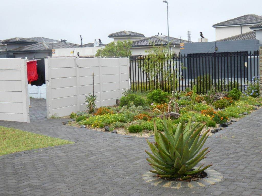 3 Bed Townhouse in Parklands North photo number 7