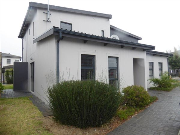 3 Bed Townhouse in Parklands North