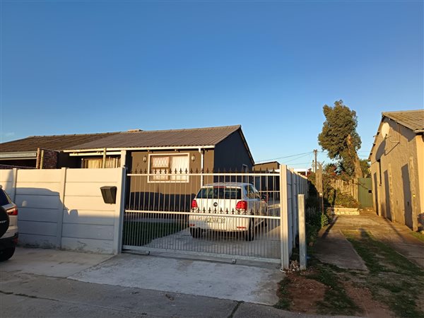 5 Bedroom House 5 Bedroom House