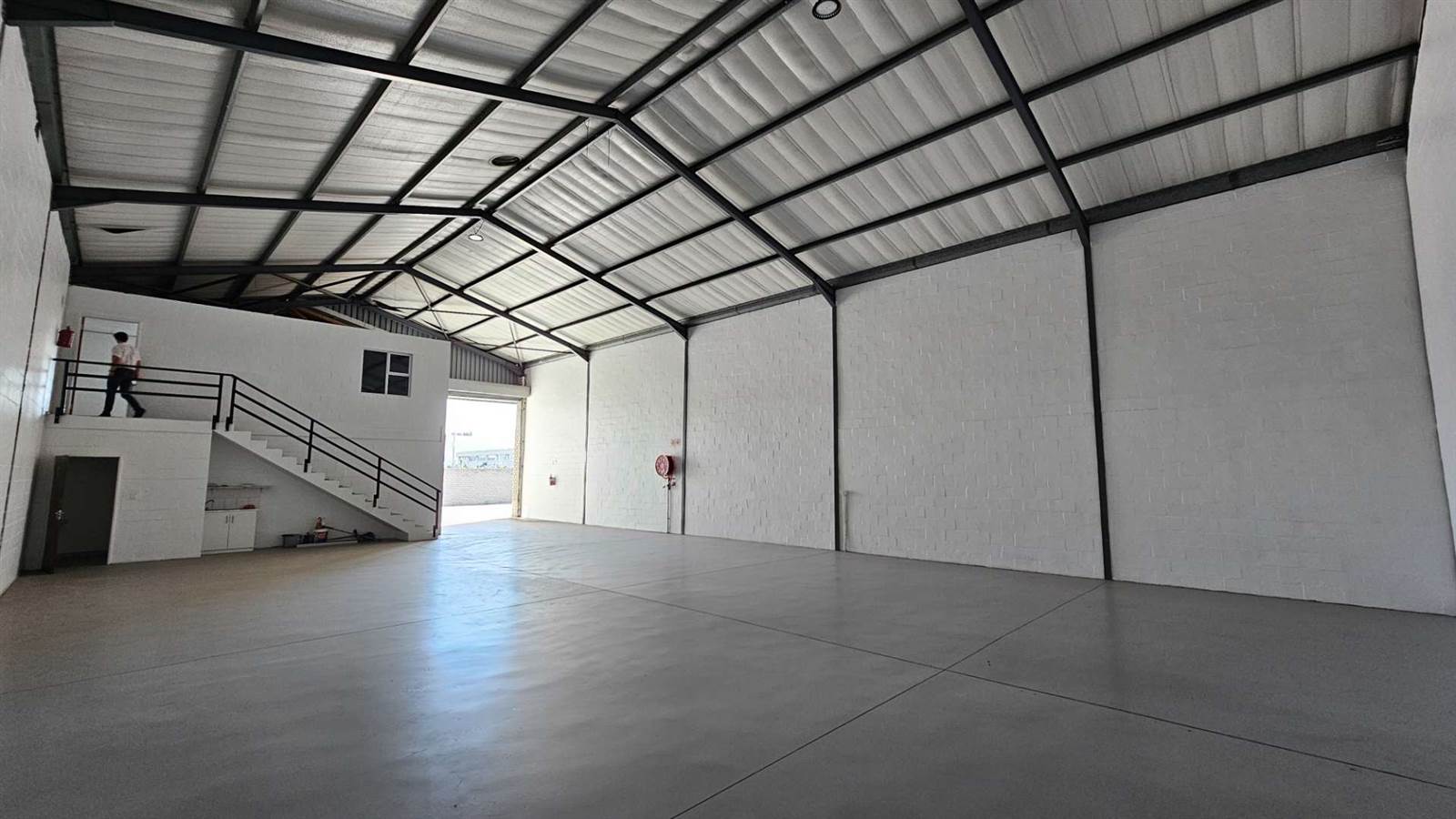 370  m² Industrial space in Parow photo number 6