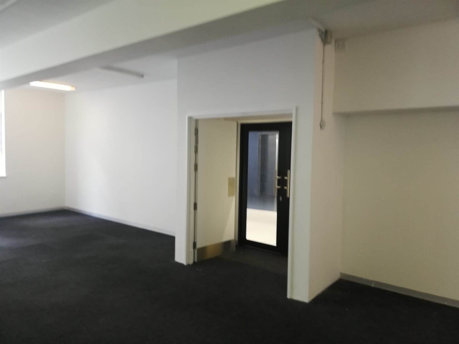 659  m² Office Space in Cape Town City Centre photo number 2