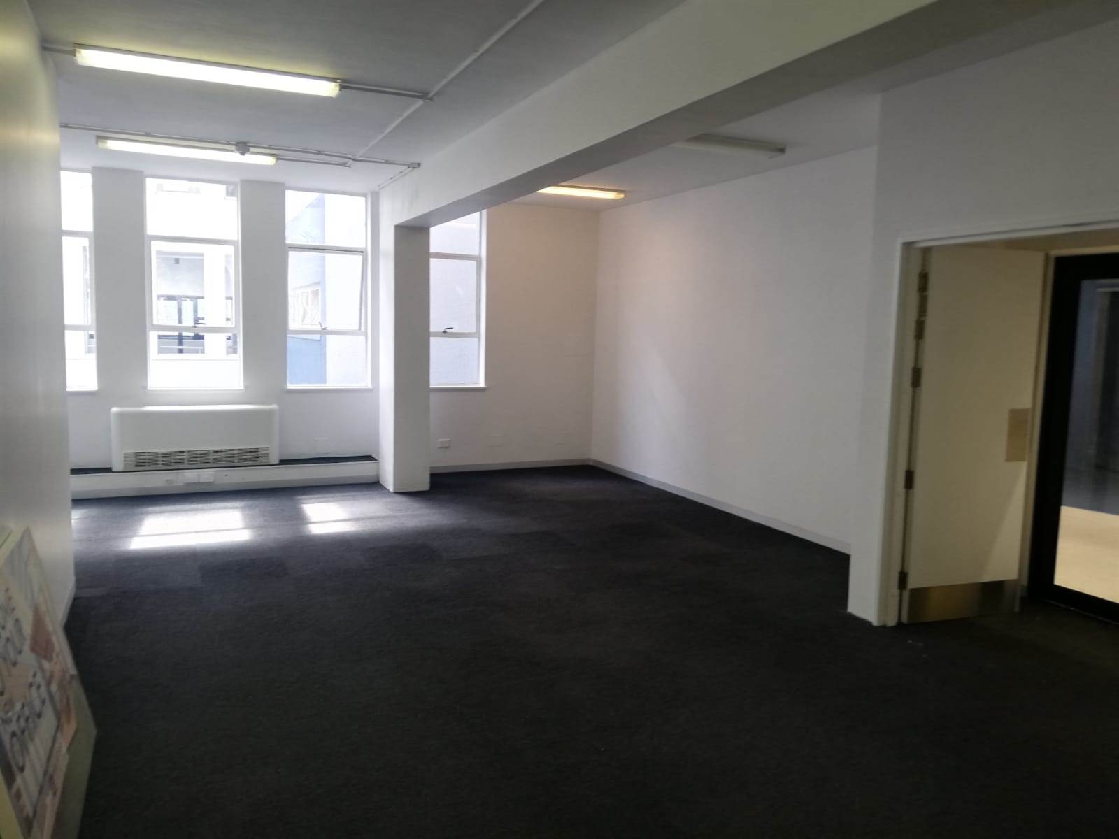 659  m² Office Space in Cape Town City Centre photo number 4