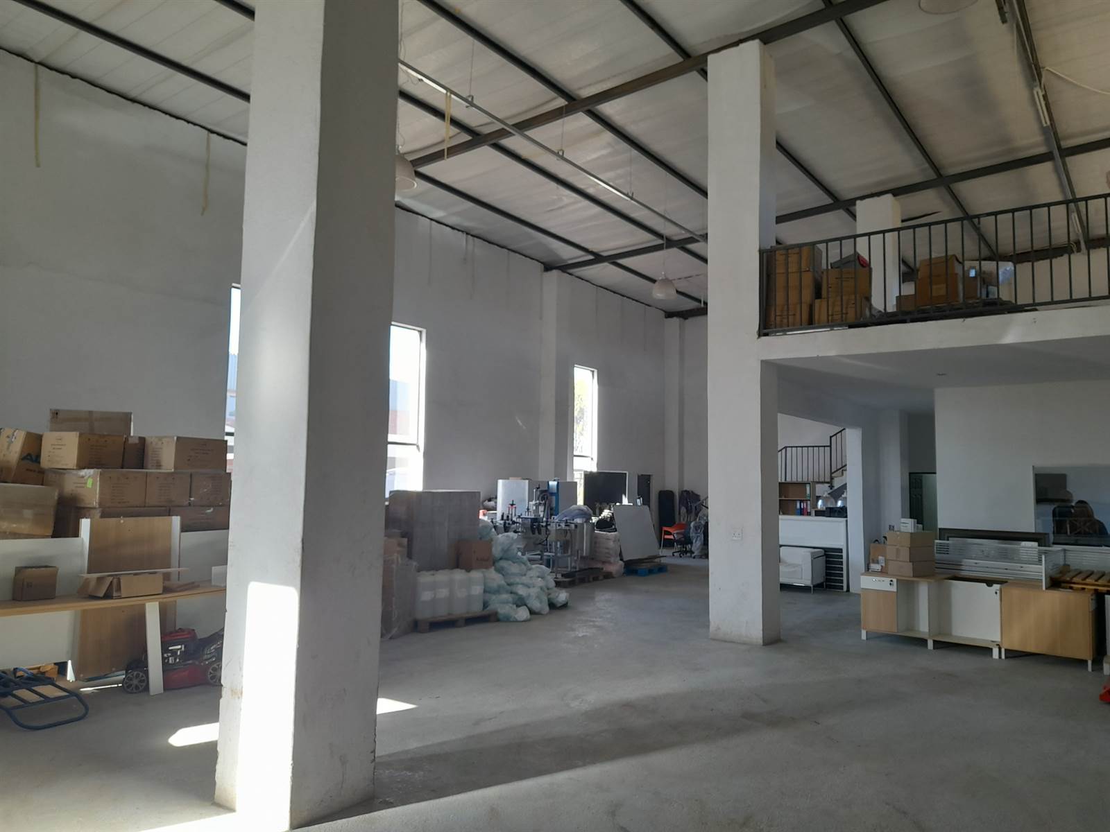 1082  m² Industrial space in Melodie photo number 10