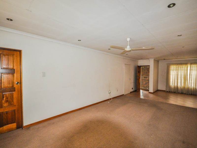2 Bed House in Arcon Park photo number 5