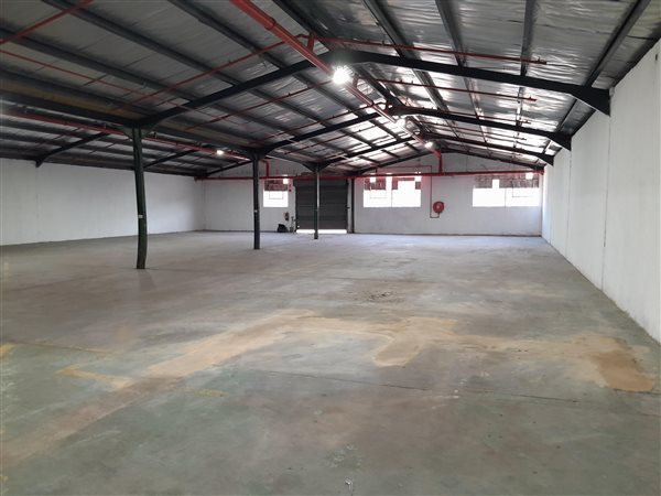 883  m² Industrial space in Tongaat Central