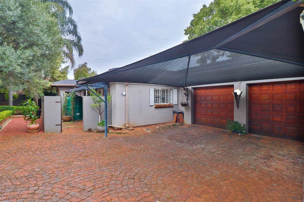 4 Bedroom House 4 Bedroom House
