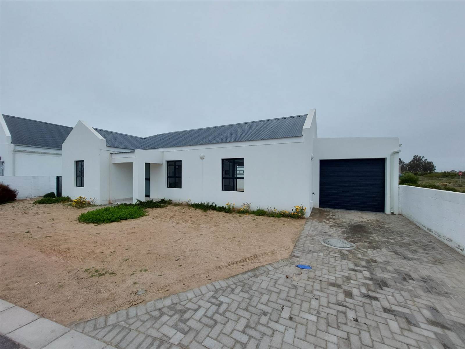 2 Bed House in Britannia Bay photo number 1